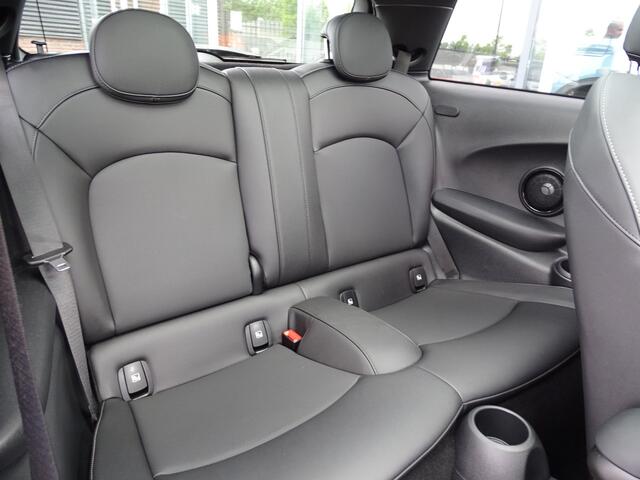 Mini Electric Mini PanoDak Head-Up Harman-Kardon Apple CarPlay LED-koplamp Driv.Ass. Camera Kunst-Leder 16" LM velgen