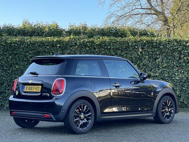 Mini Electric Camden | Navi | Driving Ass. | Stoelverw. | Ambiance | Sportstoel