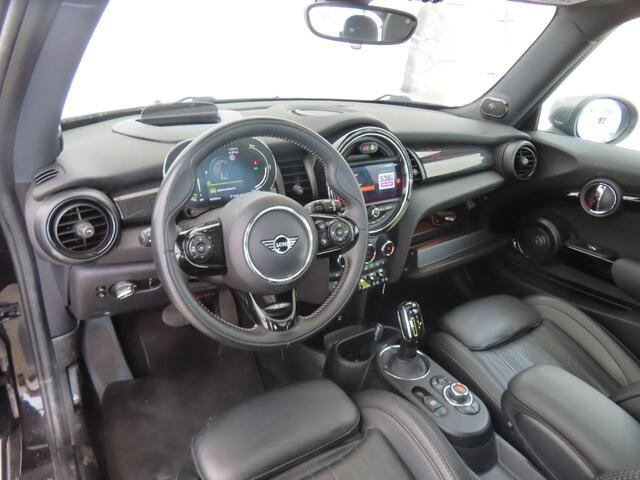 Mini Electric Mini Yours 33 kWh (184PK), 1e-Eig & Keurig-Onderh., NL-Auto, Navigatie, Luxe-Leder, Panoramadak, Stoelverwarming, Premium-Audio, LM.-Velgen-17Inch, Keyless-Entry/Start, Parkeersensoren-V+A, Achteruitrijcamera, Privacy-Glas