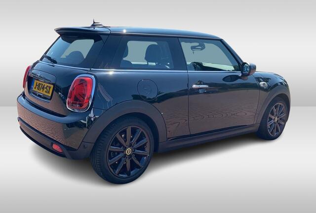 Mini Electric Mini Essential 33 kWh / Camera / Navigatie / 17'' / Half leder / Keyless / Virtual Cockpit / Stoelverwarming / DAB / Cruise Control