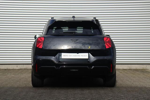 Mini Electric Aceman SE | John Cooper Works Trim + M Pakket + Panodak + Head-Up + Driving Assistant + Parking Assistant + Comfort Access + 19'' LMV