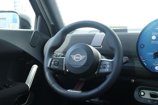 Mini Electric Aceman SE | John Cooper Works Trim + M Pakket + Panodak + Head-Up + Driving Assistant + Parking Assistant + Comfort Access + 19'' LMV