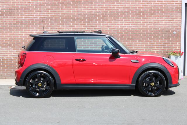 Mini Electric Cooper S E 33KWH 184PK |PANO-DAK|HARMANN KARDON|17-INCH|