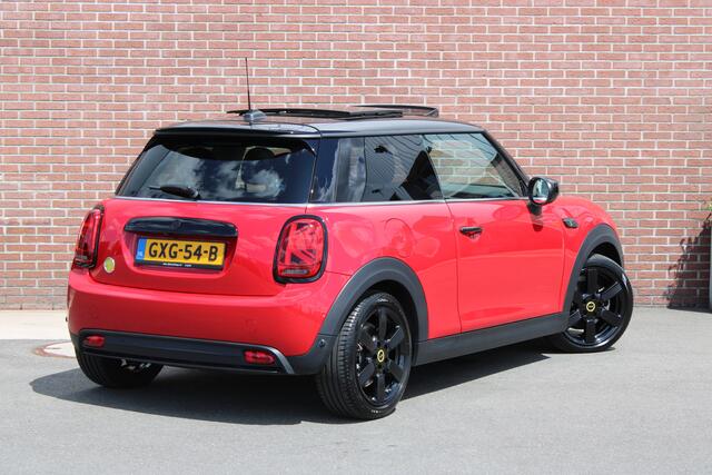 Mini Electric Cooper S E 33KWH 184PK |PANO-DAK|HARMANN KARDON|17-INCH|