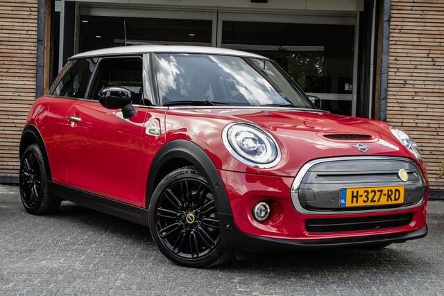 Mini Electric Mini Yours 33 kWh Elek. panoramadak/ Camera/ Lederen int./ Stoelverwarming/ LED