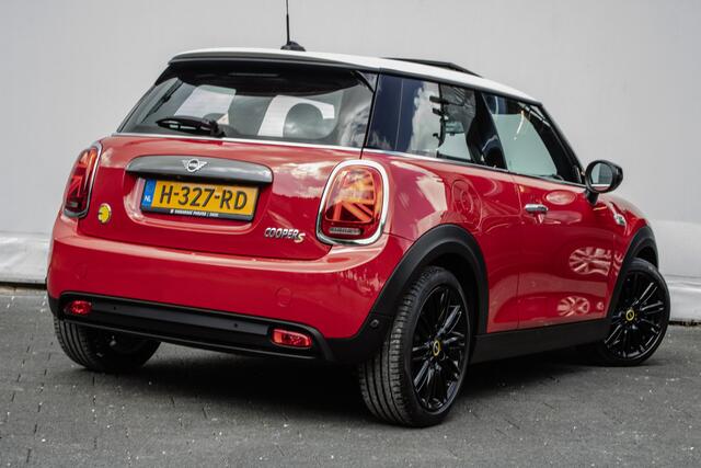 Mini Electric Mini Yours 33 kWh Elek. panoramadak/ Camera/ Lederen int./ Stoelverwarming/ LED