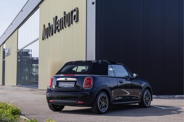 Mini Electric Mini Cabrio MINI Yours 33 kWh Camera + Pdc l Adapt. Cruise l 1 of 999 l Elektrisch l Harman Kardon