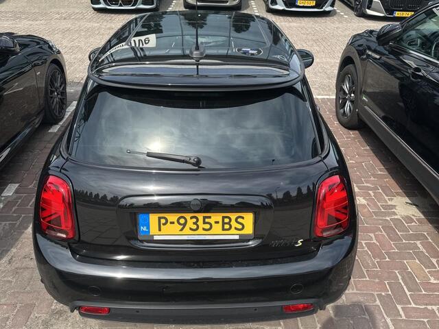 Mini Electric Mini Camden Plus Edition 33 kWh | Panorama | Piano Black Exterior | Harman Kardon |