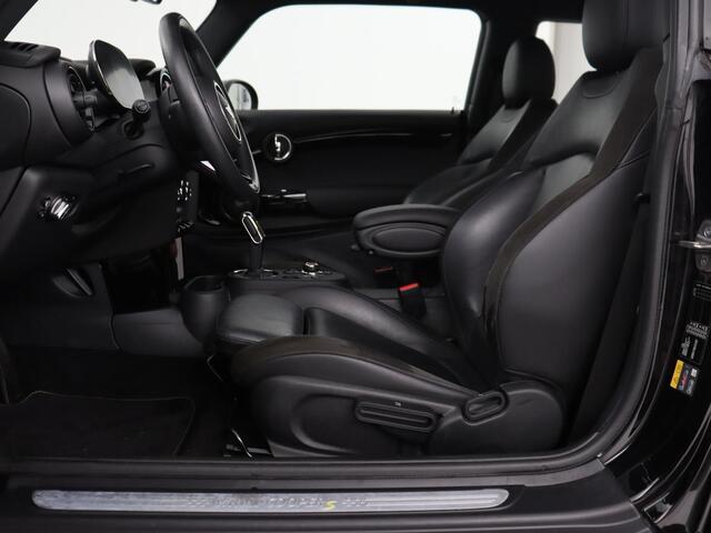 Mini Electric Mini Charged 33 kWh | Leder | Stoelverwarming | Head-Up | Harman/Kardon | Keyless | Full LED | Camera | Climate control | Cruise control