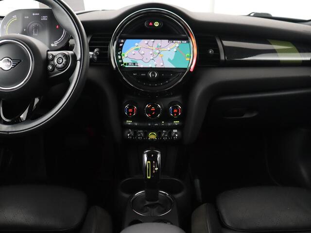 Mini Electric Mini Charged 33 kWh | Leder | Stoelverwarming | Head-Up | Harman/Kardon | Keyless | Full LED | Camera | Climate control | Cruise control