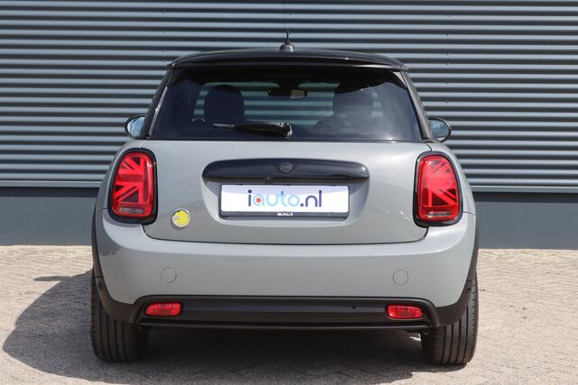 Mini Electric Mini Cooper SE Collection 33 kWh LED/Leder/Camera/Keyless/Navi Plus/CarPlay/Crc/17"