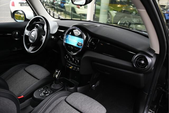 Mini Electric Classic / Sportstoelen / LED / Cruise Control / Airconditioning / PDC