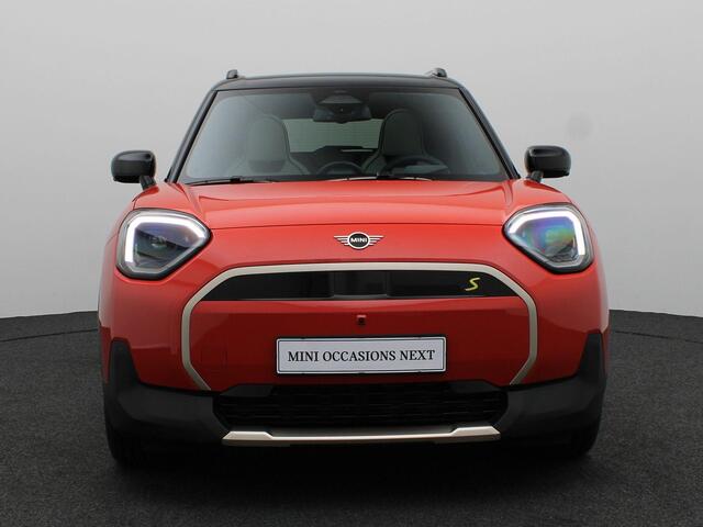 Mini Electric Mini Aceman SE Favoured XL 54.2 kWh Demo voertuig korting per gereden kilometer. Neem contact op voor de actuele prijs