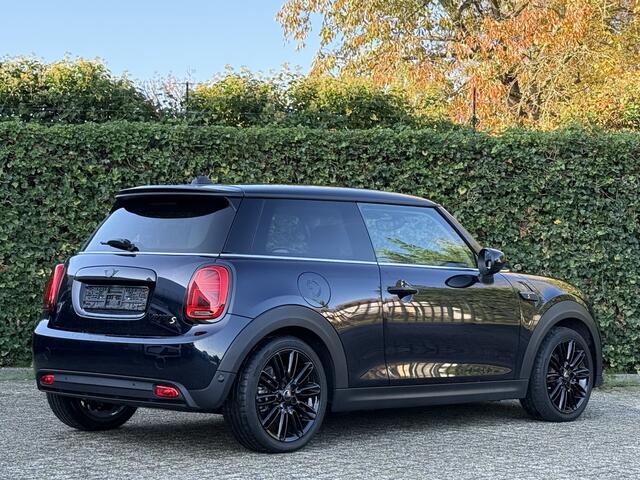 Mini Electric | Piano Black Pack | Sportstoel | Navi | Snellaad | 17" Jet Black | Getint Glas | PDC