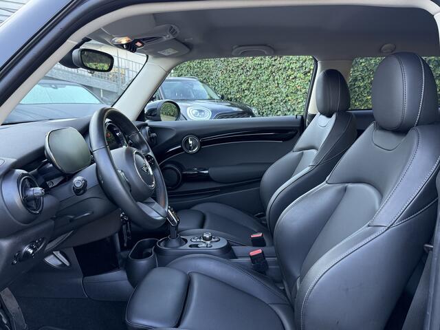 Mini Electric | Piano Black Pack | Sportstoel | Navi | Snellaad | 17" Jet Black | Getint Glas | PDC