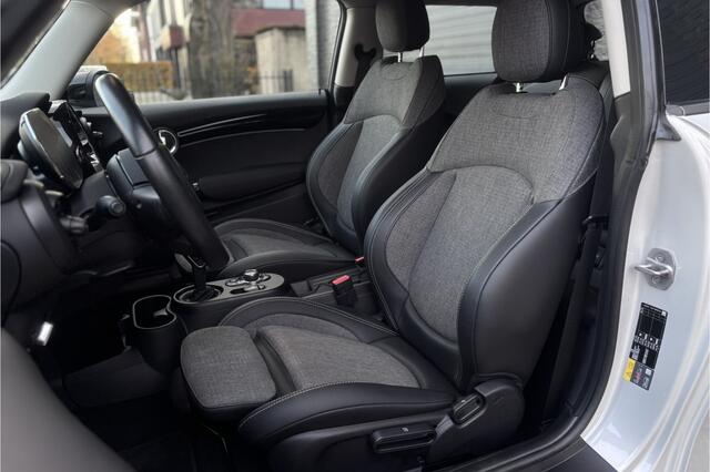 Mini Electric Mini Cooper SE 33 kWh | Sportstoelen | Apple Carplay | LED | PDC