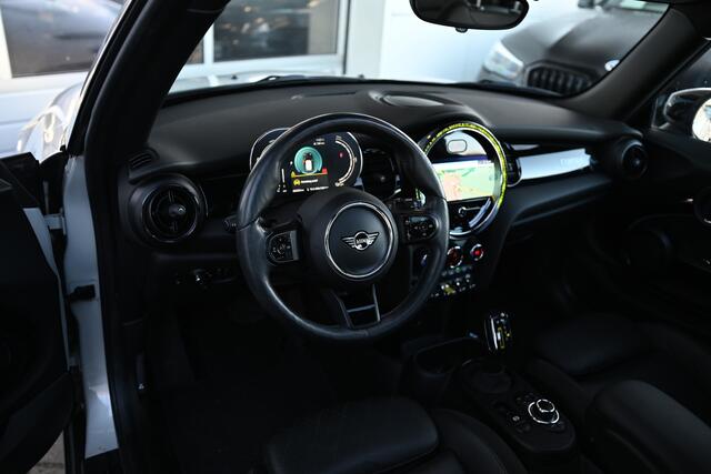 Mini Electric Classic / Panoramadak / Sportstoelen / Comfort Access / Stuurverwarming / LED / Stoelverwarming / Airconditioning / Cruise Control / PDC