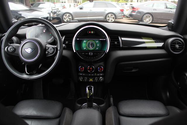 Mini Electric Mini Charged 33 kWh / Camera / Head-up / Leder / Harman Kardon / Keyless / 17'' / CarPlay / Stoelverwarming / Matrix LED / DAB / Cruise Control