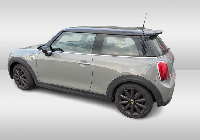 Mini Electric Mini Charged 33 kWh / Camera / Head-up / Leder / Harman Kardon / Keyless / 17'' / CarPlay / Stoelverwarming / Matrix LED / DAB / Cruise Control