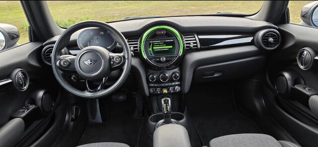 Mini Electric Mini Classic 33 kWh | Camera | Navi | DigiDash |