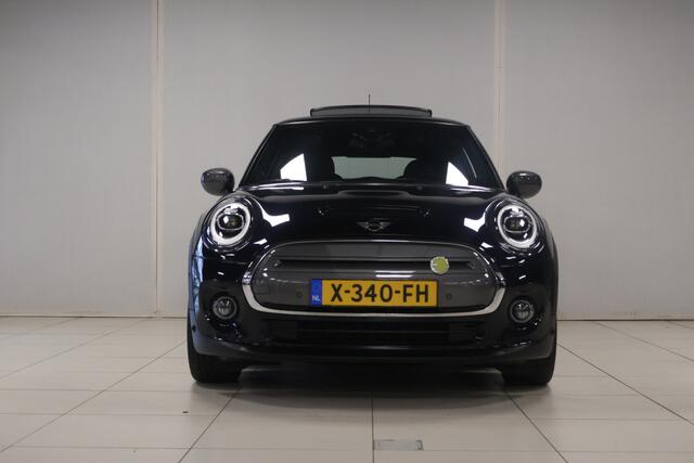 Mini Electric Mini Camden Plus Edition 33 kWh | Leder | Panoramadak | Stoelverwarming |