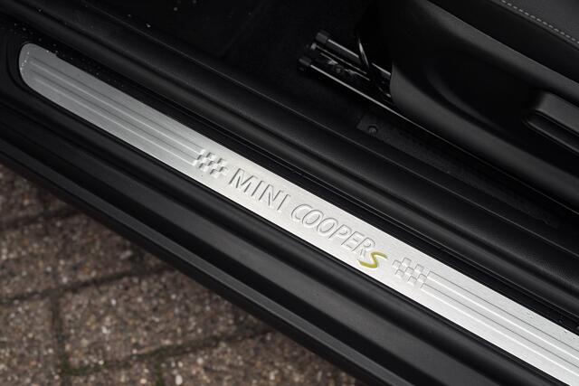 Mini Electric Cooper SE 33 kWh | Camera | Sportleder | Comfort Access | Stoelverwarming | LED