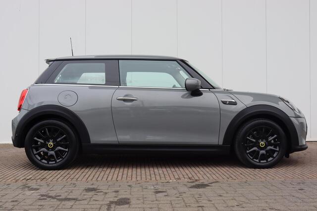 Mini Electric SE | Business Edition Navigatie/ Cruise Control/ Warmtepomp/ Sportstoelen/ Carplay