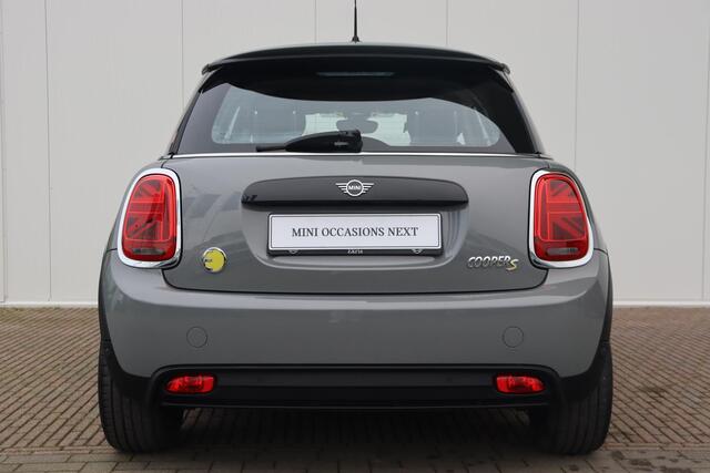 Mini Electric SE | Business Edition Navigatie/ Cruise Control/ Warmtepomp/ Sportstoelen/ Carplay