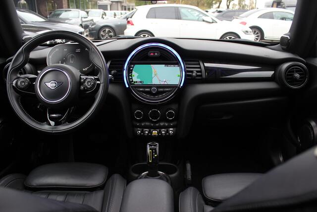 Mini Electric Mini Yours 33 kWh / SoH 95% / Full option! / Panoramadak / Camera / Head-up / Leder / Harman Kardon / Keyless / 17'' / CarPlay / Stoelverwarming / Matrix LED / DAB / Cruise Control