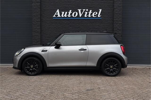 Mini Electric Cooper SE 33 kWh | Camera | Sportleder | Comfort Access | Stoelverwarming | LED