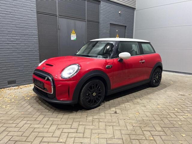 Mini Electric Mini Classic 33 kWh | Half Leder | Stoelverwarming | Navigatie | LED | PDC A