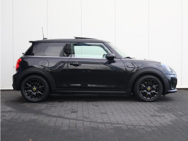 Mini Electric Mini Camden Edition 33 kWh / Comfort Access / Panoramadak / achteruitrijcamera / Stoelverwarming /