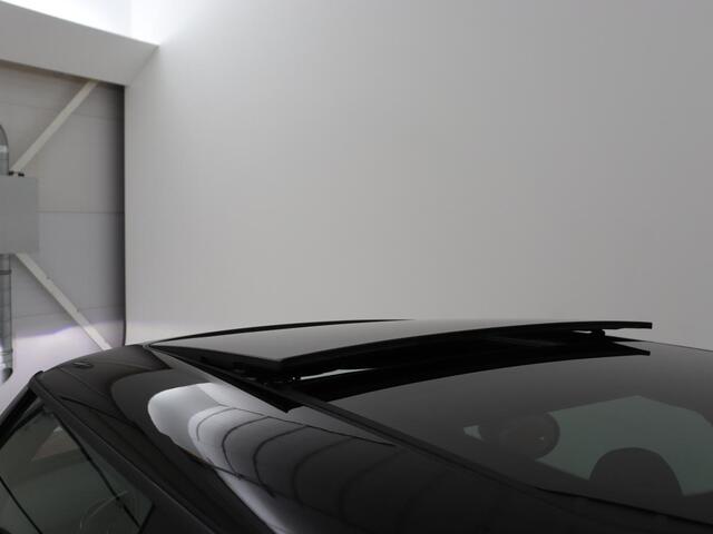 Mini Electric Edition Greenwich 33 kWh | Panoramadak | Stoelverwarming | Carplay | Navigatie | Camera | Full LED | Sportstoelen | Keyless | Climate control