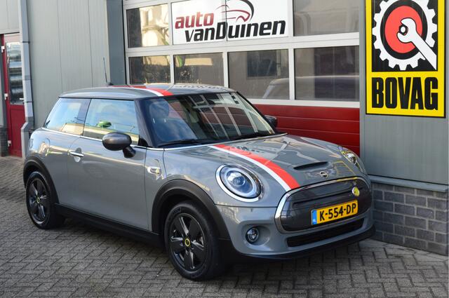 Mini Electric Mini Basic 33 kWh O.a: Navi, Clima, Cruise, Sportstoelen, Carplay, Etc. All-in prijs!