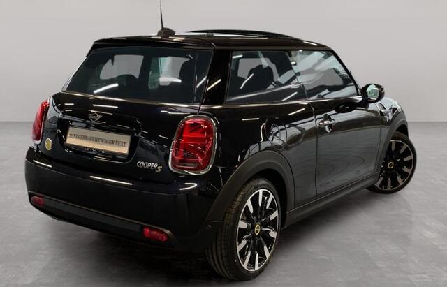 Mini Electric Cooper SE Classic 33 kWh Head-Up Harman/Kardon Panoramadak . Neem contact op en we maken een afspraak!