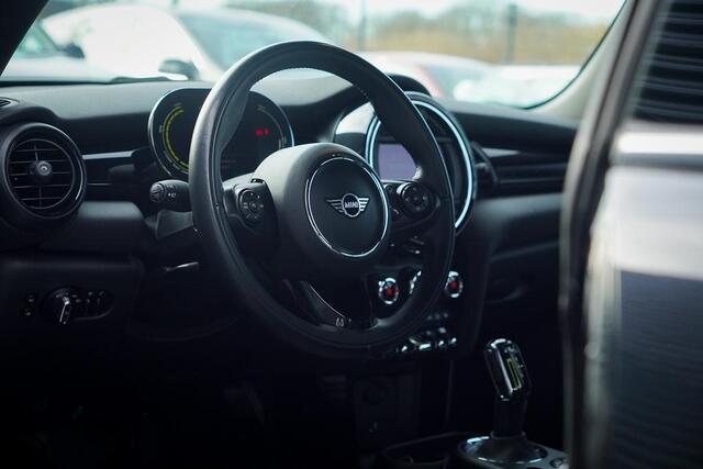 Mini Electric Mini Essential 33 kWh / Sportstoel / Camera / Navi / Stoelverwarming / Incl BTW