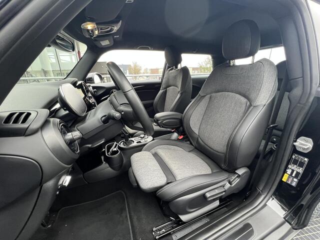 Mini Electric Mini Camden Edition 33 kWh | SOH 97.7%| Carplay | Parkeersensoren | Stoelverwarming