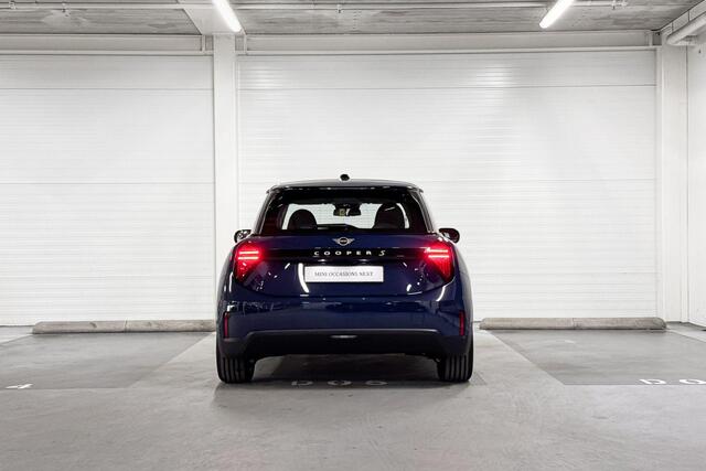 Mini Electric 3-Deurs Cooper SE | Essential Trim | Achteruitrijcamera | Apple Carplay