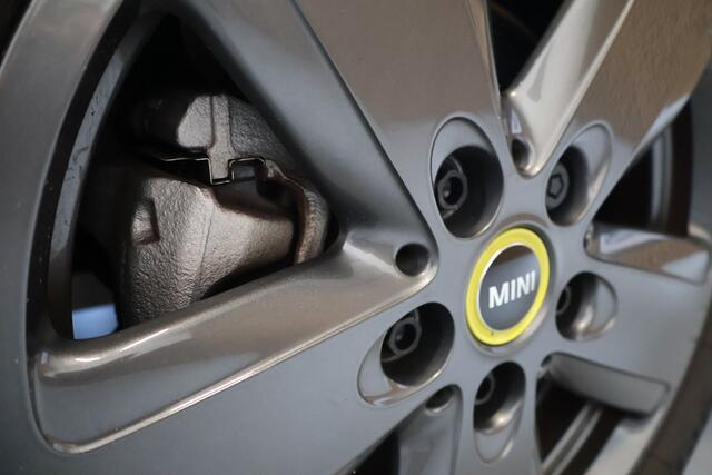 Mini Electric Mini Cooper SE 33 kWh LED/Navi Plus/Camera/Apple CarPlay/Sfeer/DAB/16"