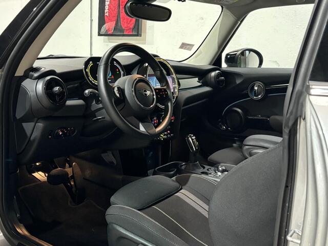 Mini Electric Mini Essential 33 kWh | LED | Apple Carplay | Stoelverwarming | Parkeersensoren | 1e eigenaar | BTW |