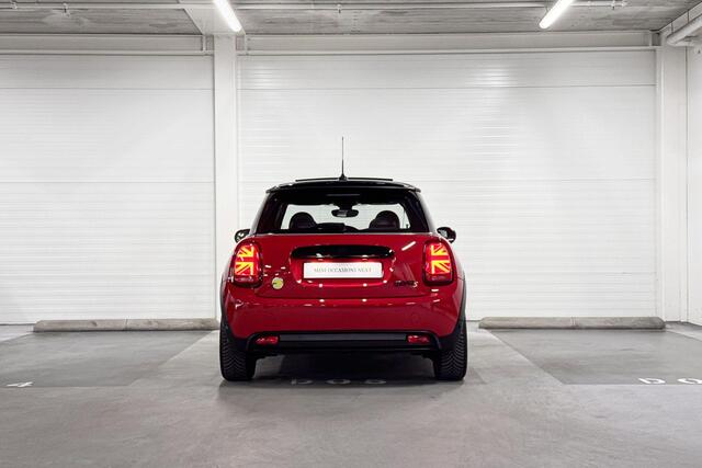 Mini Electric 3-deurs Camden Plus Edition | Glazen panoramadak | Comfort Acces | Essence Pack