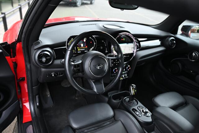 Mini Electric Classic / Sportstoelen / Achteruitrijcamera / Stuurverwarming / Comfort Access / LED / Stoelverwarming