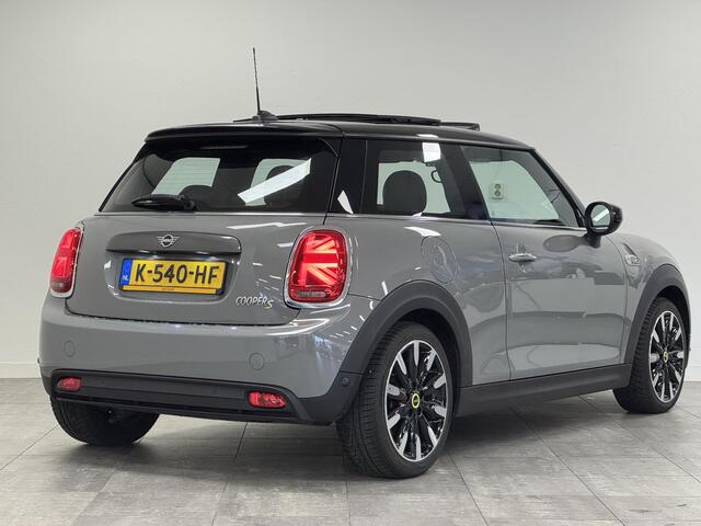 Mini Electric Mini Yours 33 kWh | Pano dak | Carplay | soH 97% | Camera |