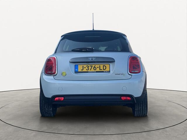 Mini Electric Cooper SE Essential 33 184PK Leer Camera