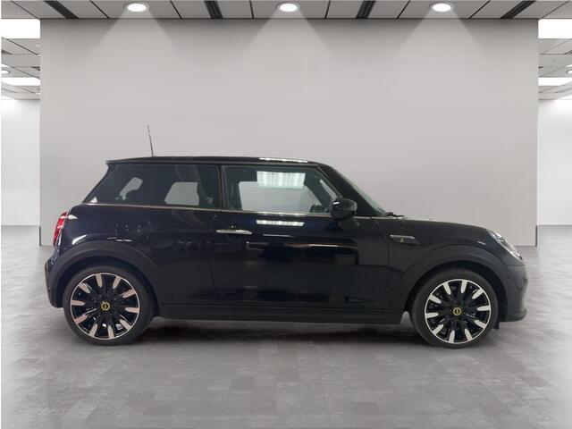 Mini Electric Cooper SE Yours Stuurverwarming Head-up, Harman kardon, Panoramadak, Leder, Adaptieve Cruise Neem contact op en we maken een afspraak!
