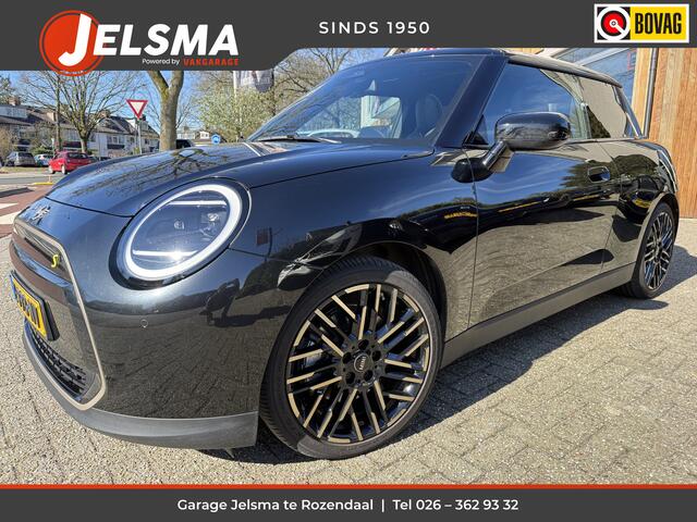 Mini Electric Mini Cooper SE 54 kWh Favoured M-pack, Camera | Pano | Leer