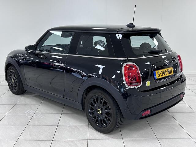 Mini Electric Mini Essential 33 kWh NAVIGATIE | PARKEERSENSOREN | CLIMATE CONTROL | LICHTMETALEN VELGEN