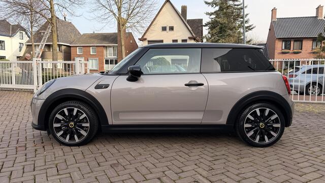 Mini Electric Mini MINI Electric Collection 33 kWh | SoH 100% | Eerste eigenaar, volledig MINI onderhouden |