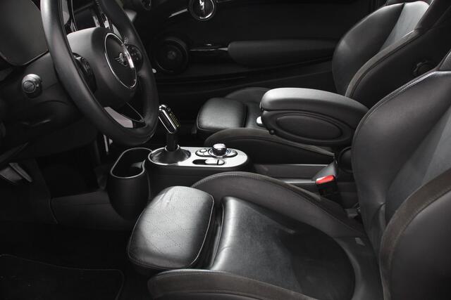 Mini Electric Cooper Charged 33 kWh | Leder | Climate Control | Cruise Control | Navigatie | Camera | Head up | Harman Kardon