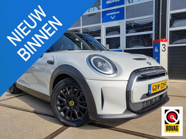 Mini Electric Mini MINI Yours 33 kWh NAVI / CAMERA / CRUISE / PDC / STOELVERWARMING